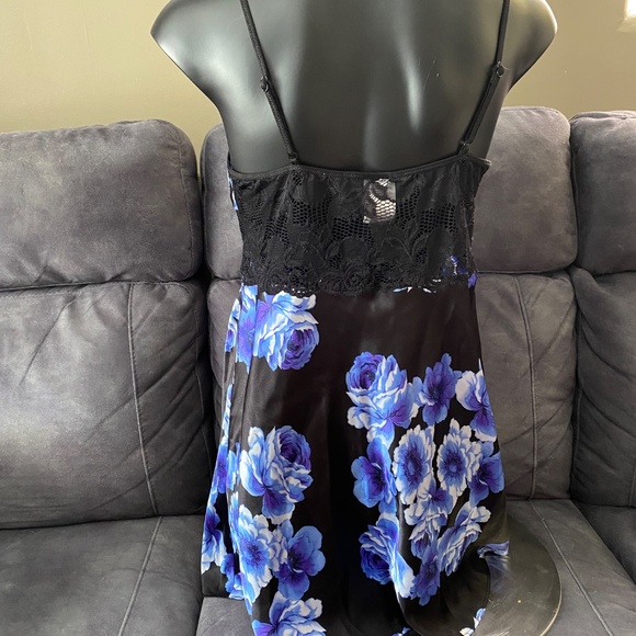 In Bloom by Jonquil Woman’s Silky Lacey Blue Floral Slip Babydoll Size L - Picture 5 of 11